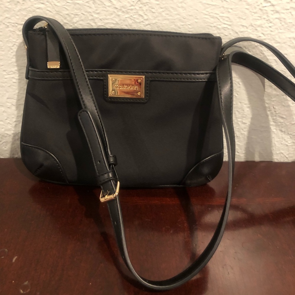 CALVIN KLEIN CROSSBODY BAG